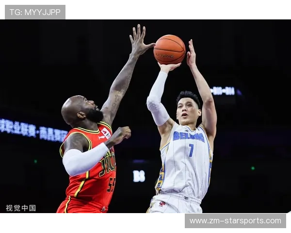 巴特勒压哨上篮入网，全场情绪爆裂